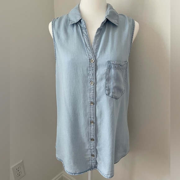Molly Green sleeveless button down - Size L - Picture 9 of 10